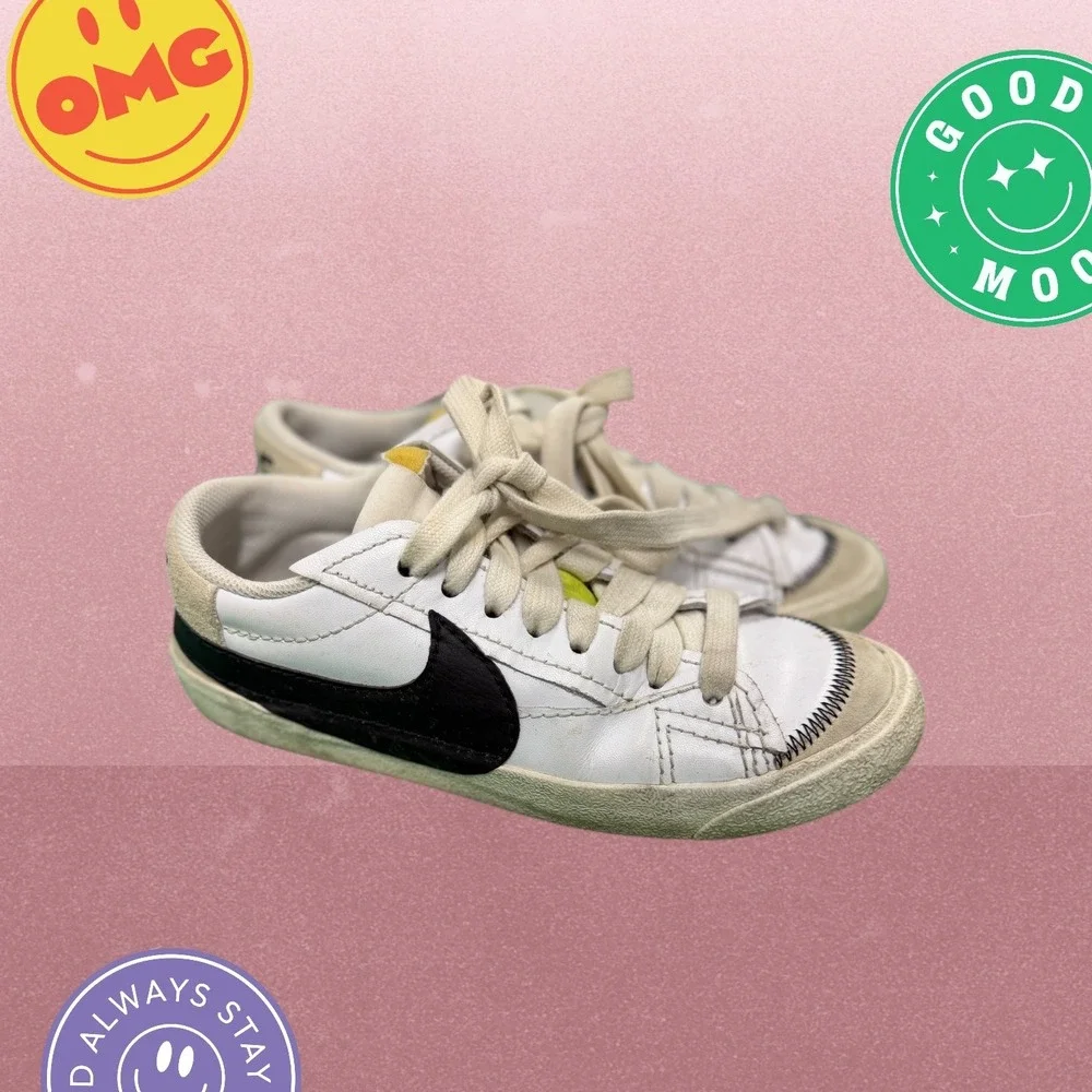 Nike Blazer Low‎ White Black Swoosh Vintage Style Sneakers Size 8.5